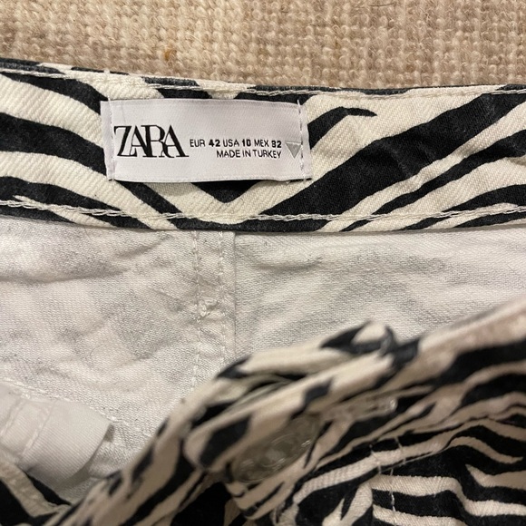 Zara Zebra Jeans - Picture 3 of 3